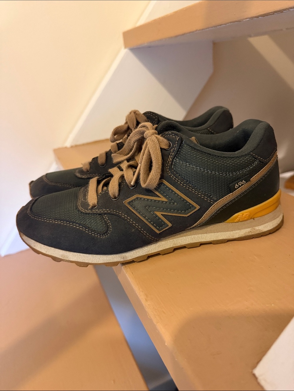 New Balance Women’s Hikers 696